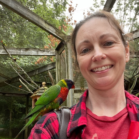 Meet your Posher, Doris - Picture 2 of 5